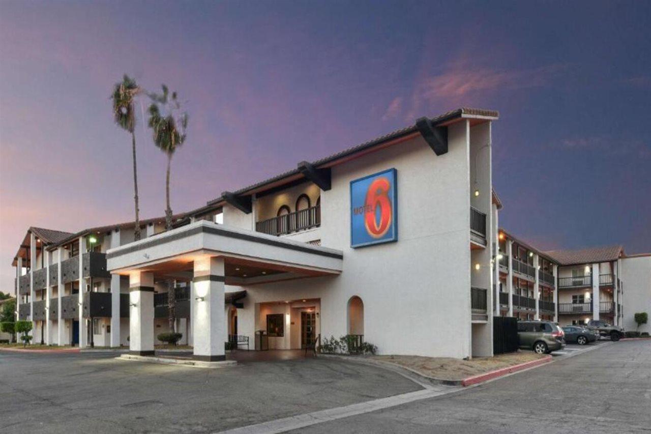 Motel 6 Ontario Ca Convention Center Airport Экстерьер фото