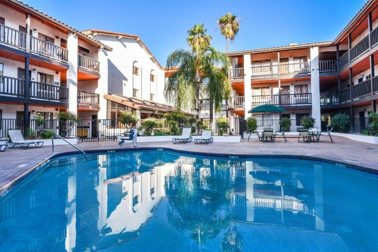 Motel 6 Ontario Ca Convention Center Airport Экстерьер фото