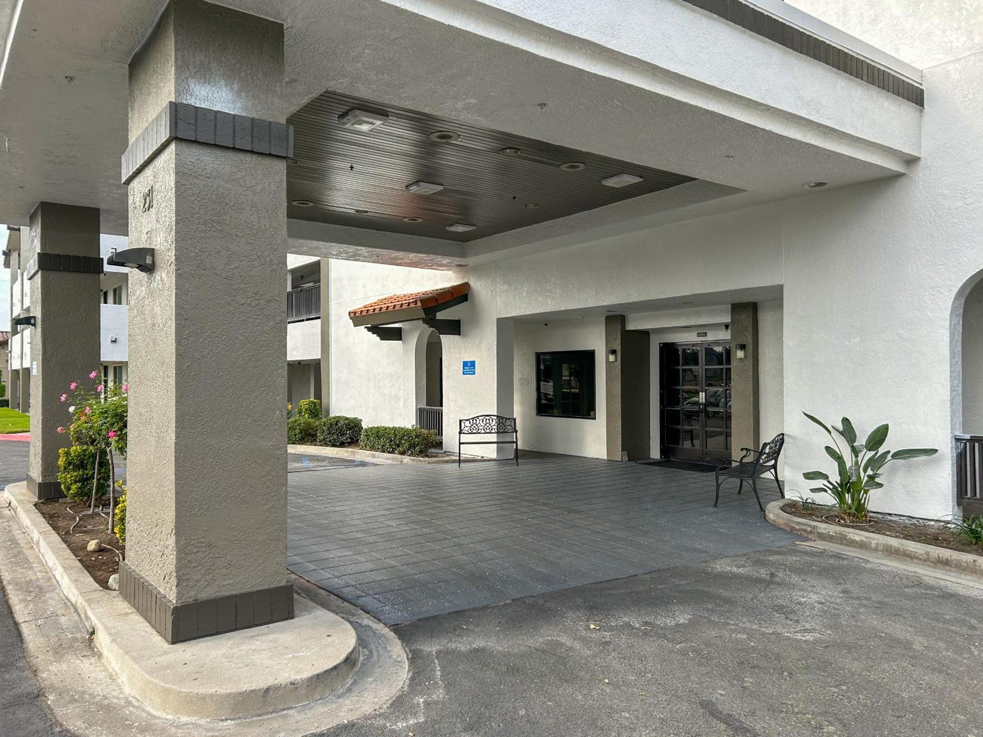 Motel 6 Ontario Ca Convention Center Airport Экстерьер фото