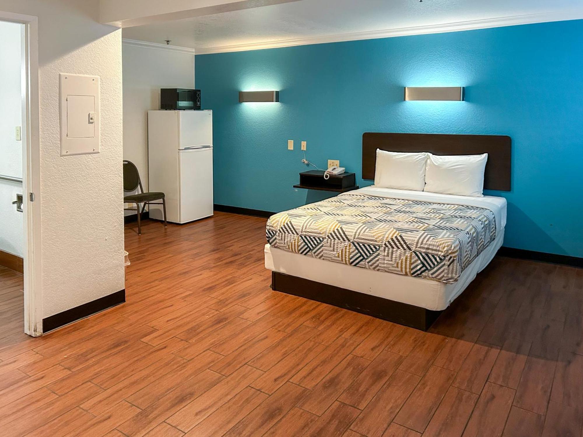 Motel 6 Ontario Ca Convention Center Airport Экстерьер фото