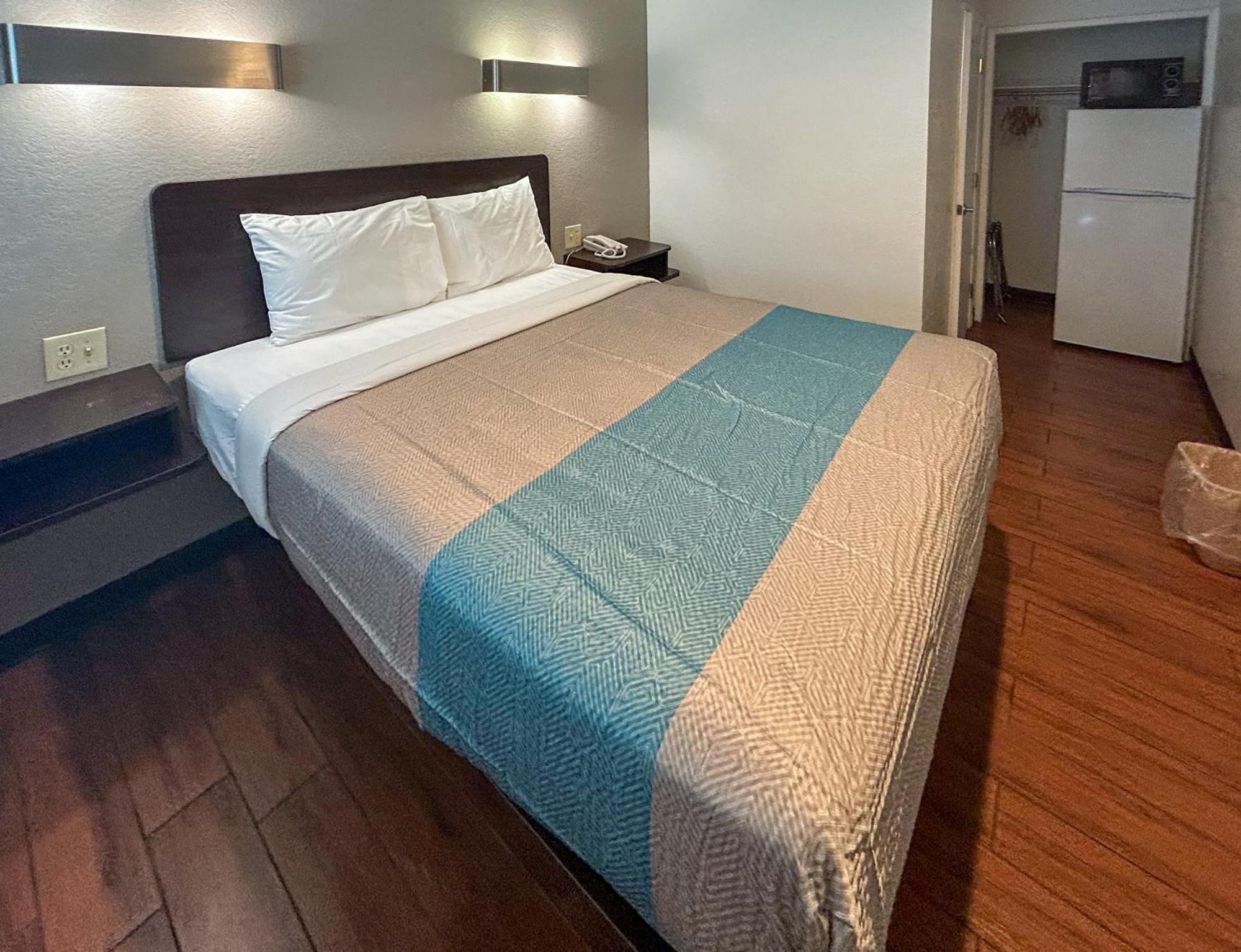 Motel 6 Ontario Ca Convention Center Airport Экстерьер фото
