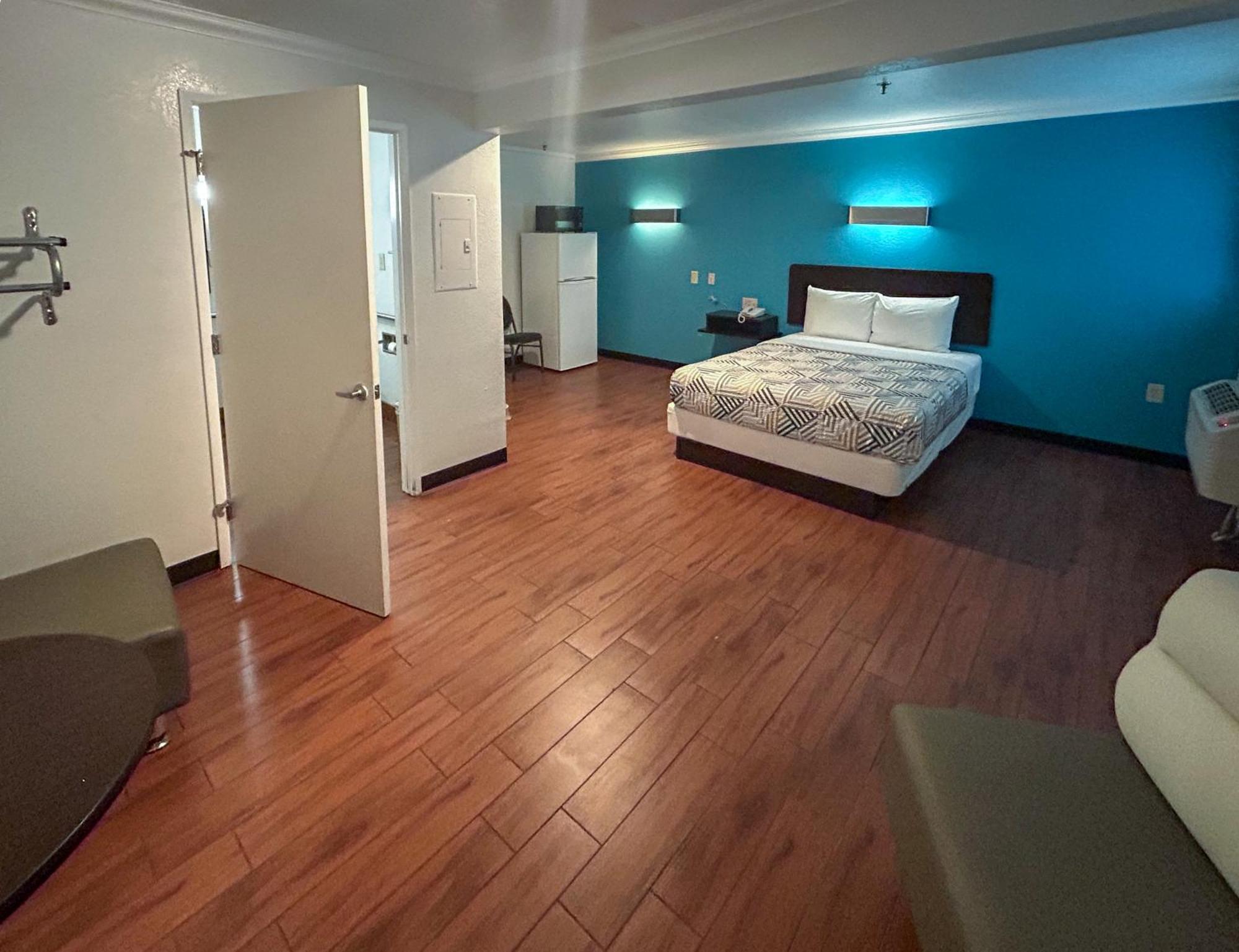 Motel 6 Ontario Ca Convention Center Airport Экстерьер фото