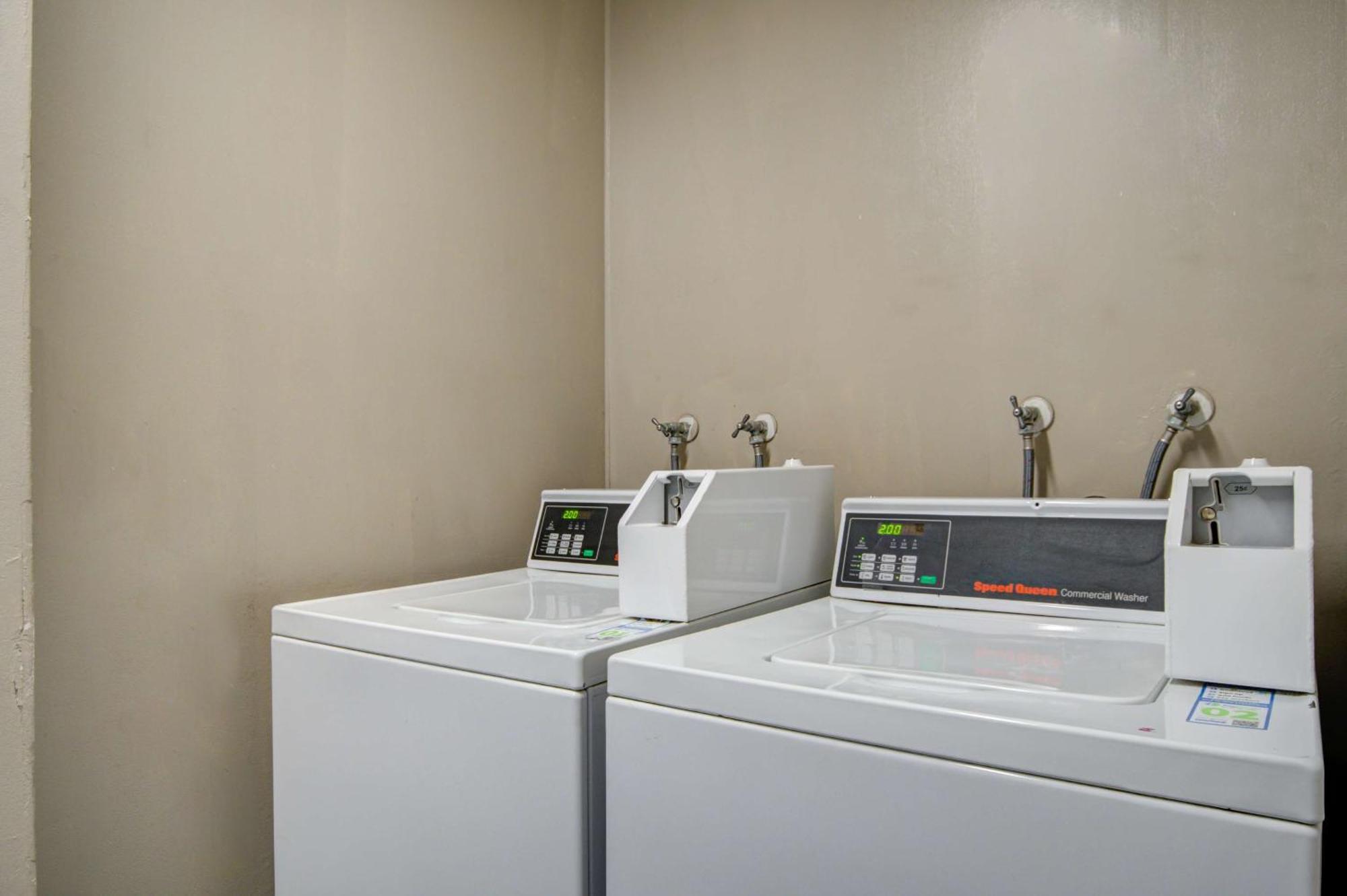 Motel 6 Ontario Ca Convention Center Airport Экстерьер фото