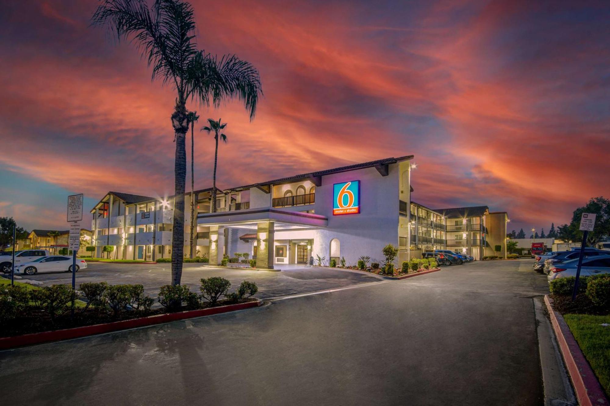 Motel 6 Ontario Ca Convention Center Airport Экстерьер фото