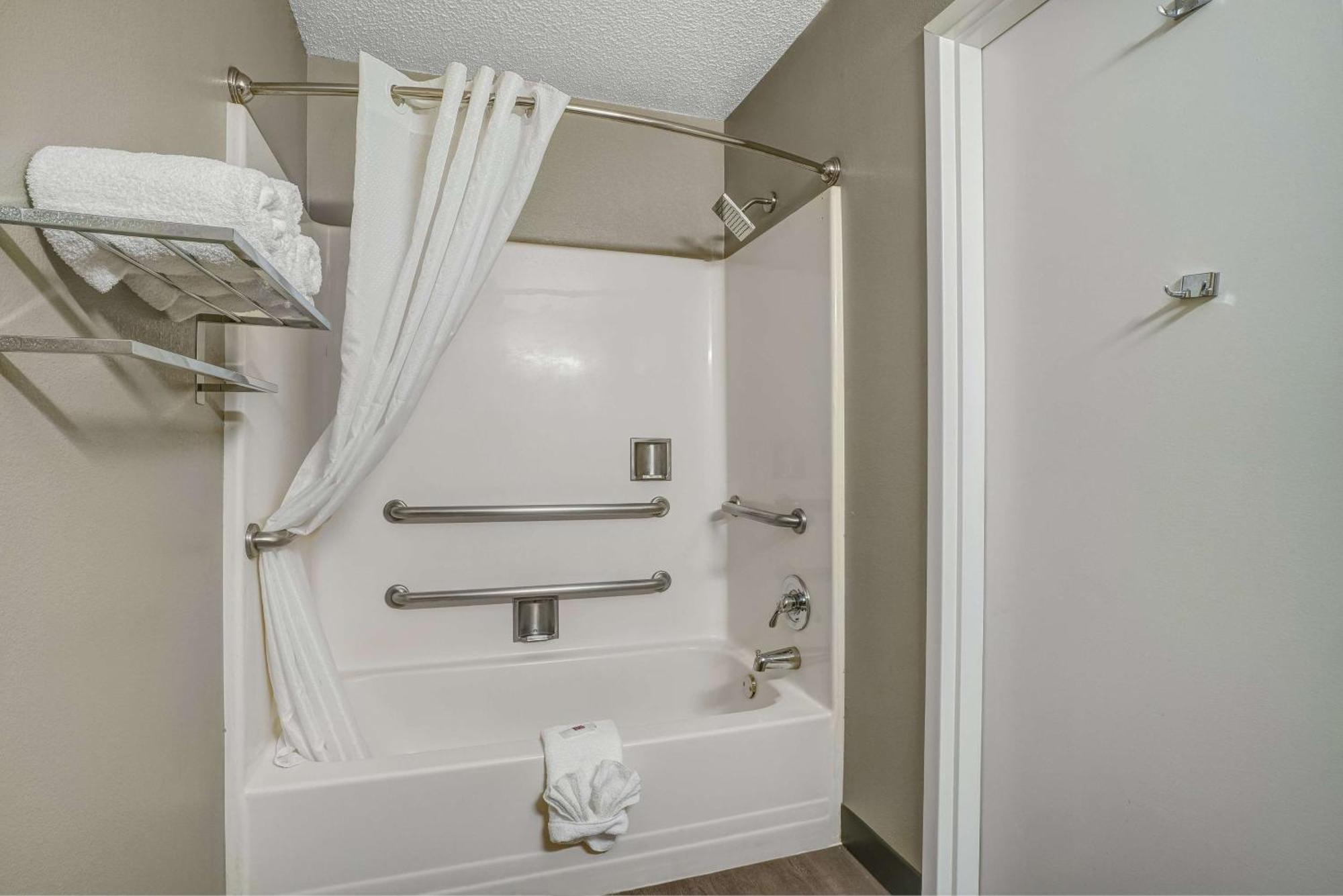 Motel 6 Ontario Ca Convention Center Airport Экстерьер фото