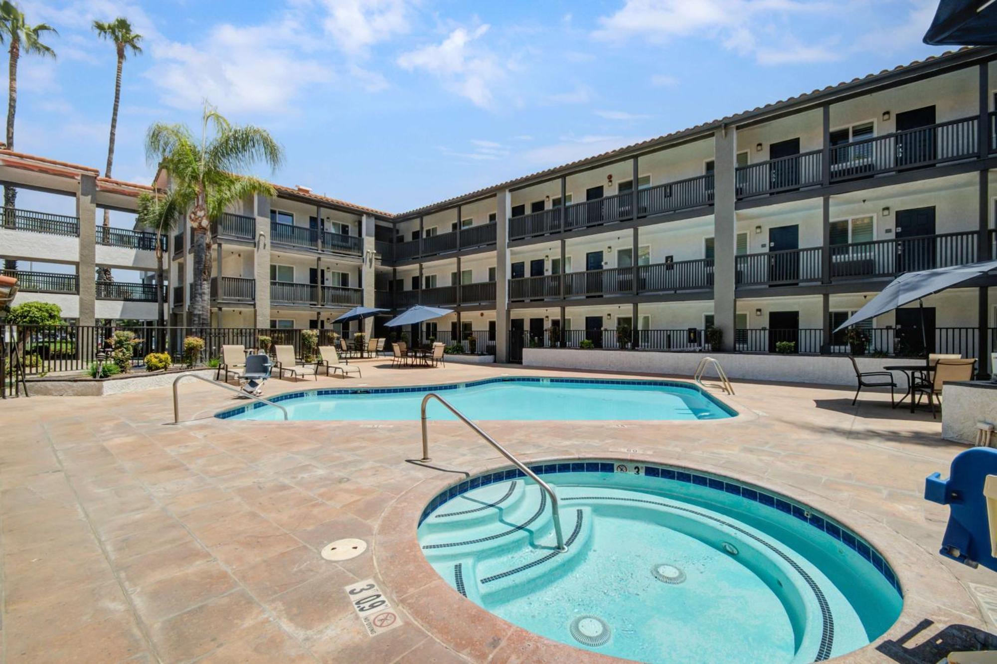 Motel 6 Ontario Ca Convention Center Airport Экстерьер фото