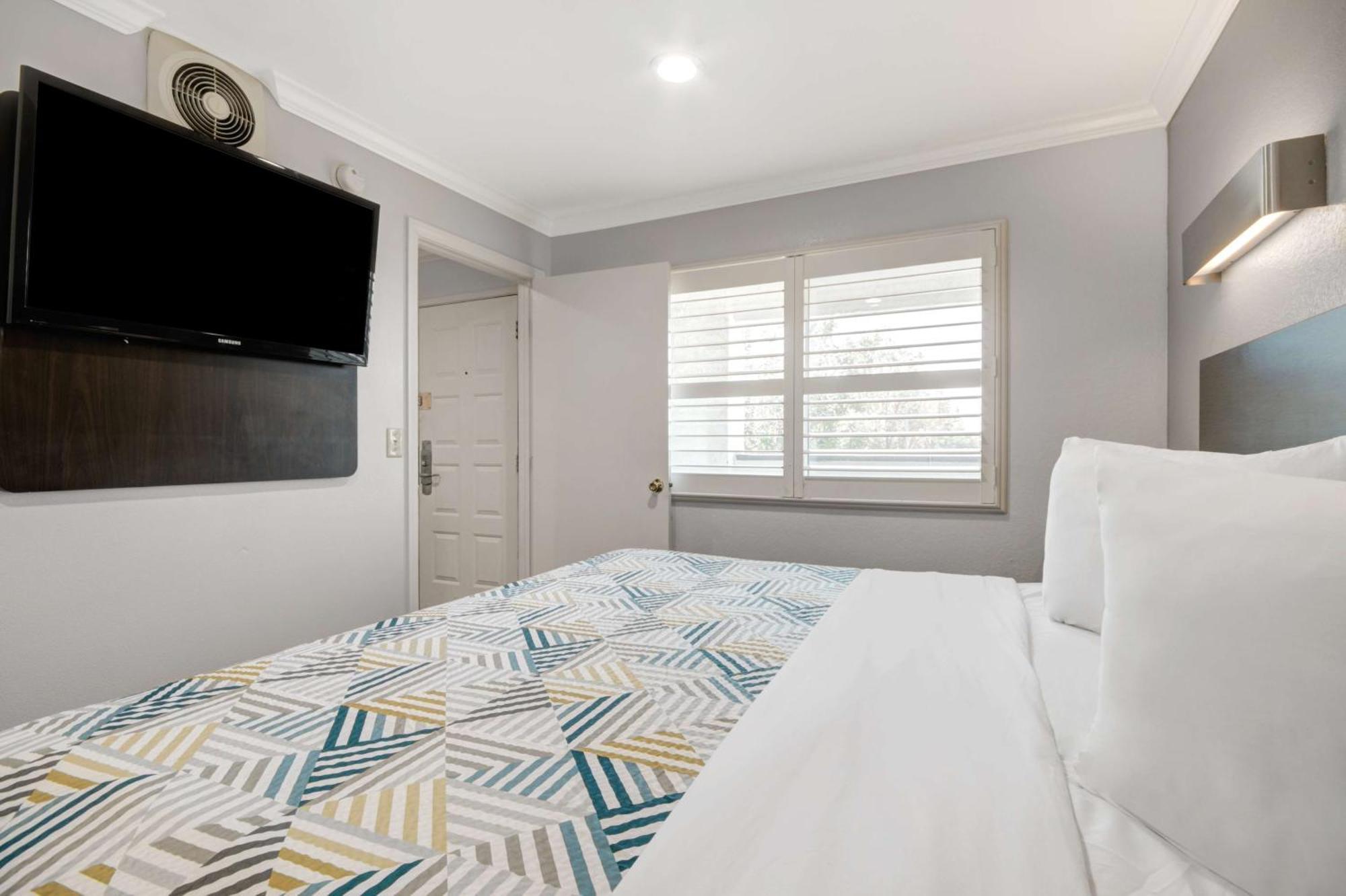 Motel 6 Ontario Ca Convention Center Airport Экстерьер фото