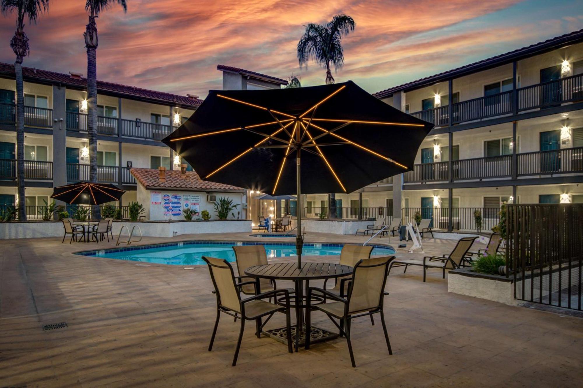 Motel 6 Ontario Ca Convention Center Airport Экстерьер фото
